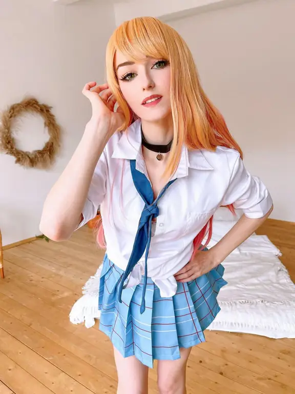 Cosplay Marin Kitagawa yang memukau Foto cosplay Marin Kitagawa dari Sono Bisque Doll wa Koi wo Suru