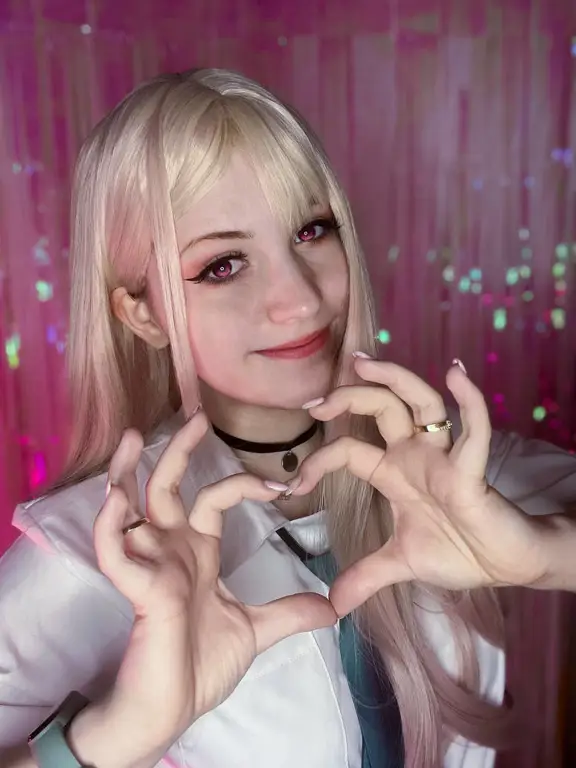 Inspirasi cosplay dari karakter Marin Foto cosplay Marin Kitagawa yang menarik