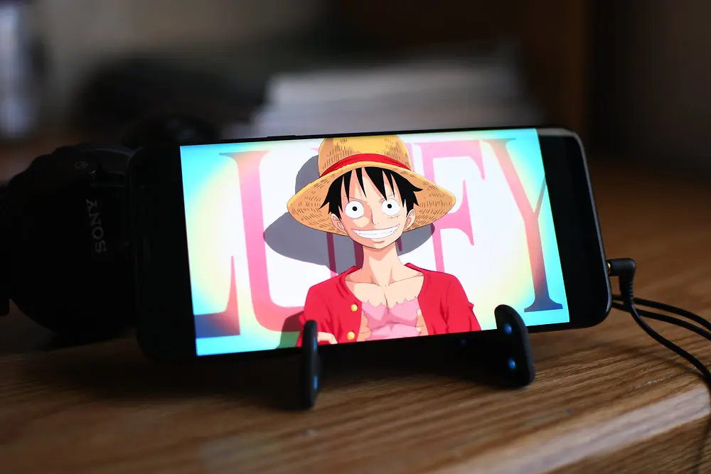Nikmati anime kesayangan Anda di mana saja Menonton anime di ponsel