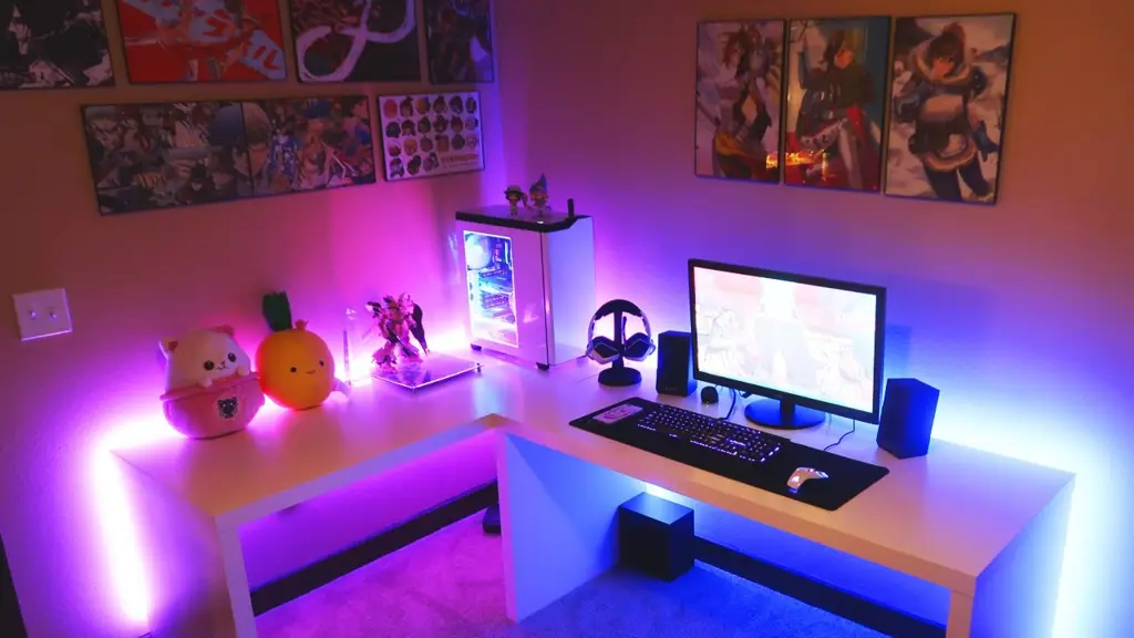Setup Laptop yang Nyaman untuk Menonton Anime Suasana nyaman untuk menonton anime di laptop