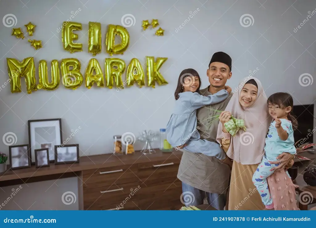 Menjaga Kebahagiaan Keluarga Keluarga muslim yang bahagia